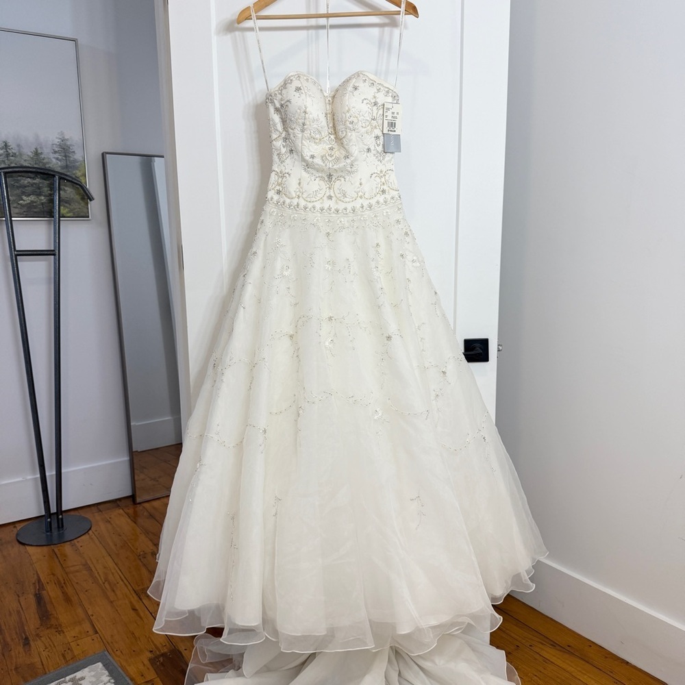 Oleg Cassini Satin Organza Beaded Wedding Dress Size 4